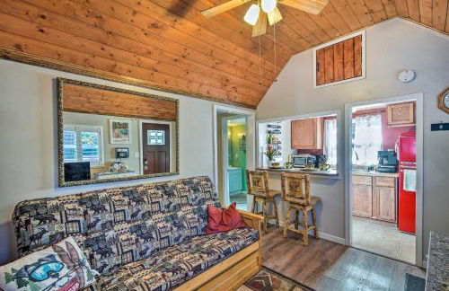 Running Springs Cabin with Deck and Forest Views - Foto 4