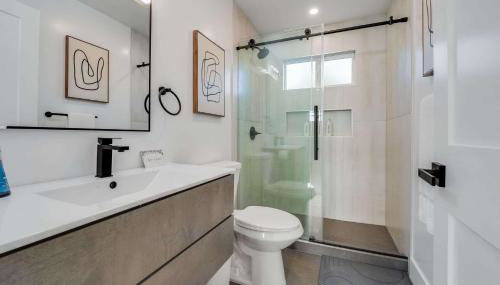 Brand New Apt w Parking Blocks from Downtown- C - Foto 5