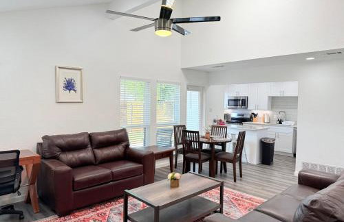 Arlington Entertainment District Home Purple Door - Foto 24