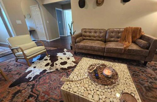 4 bedroom pet friendly grill under 5 min to airport and Choctaw Casino - Foto 1