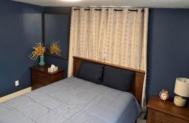 Entire level just off Interstate, free breakfast - Foto 7