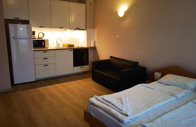 Studio - Sleeps 4 & Access to Pools - Photo 5