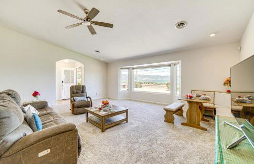 Steps to Clear Lake Hot Tub Haven in NorCal! - Foto 4