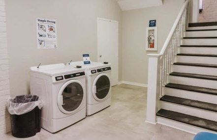 Spacious 2BR Apt on Mass Ave w Kitchen - Foto 29