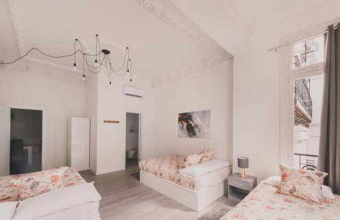 Amplio Piso de 7 habs, 4 baños sobre calle Gran Vía - Foto 47