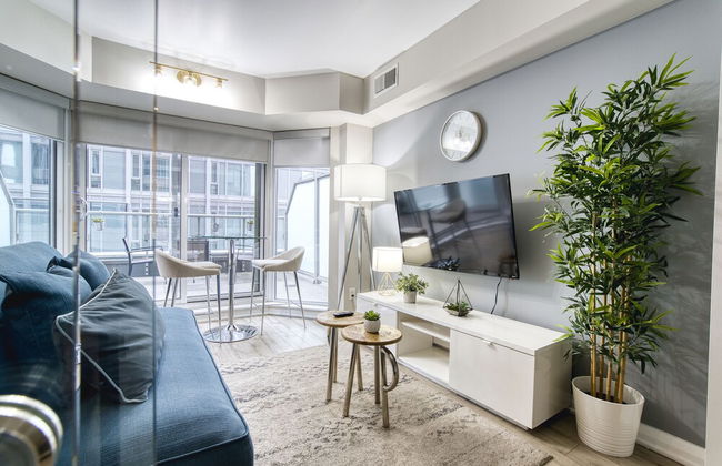 Yorkville Modern 1 Bedroom Suite Toronto - Photo 24