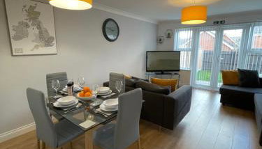 The Shires - Photo 3