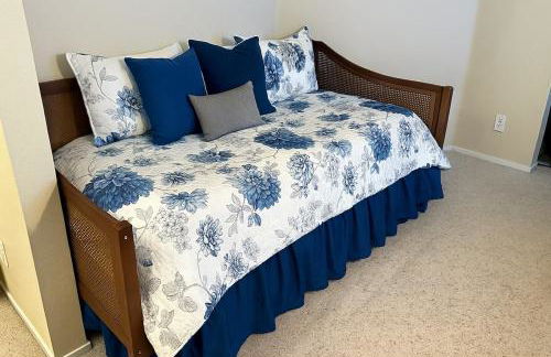 Peaceful Las Vegas Pool Oasis, Pool Table, Hammock - Foto 7