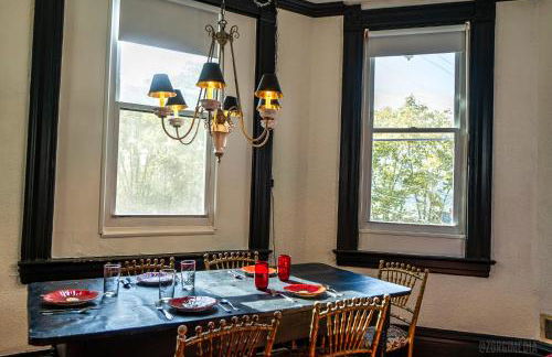 Parkside Paradise Elegant Victorian Home Just Steps from the Park - Foto 17