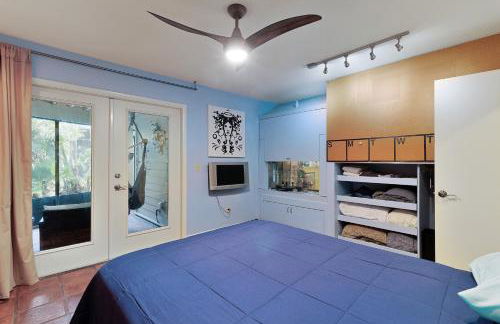 Beach Paradise Getaway - 200ft from Beach! - Foto 33