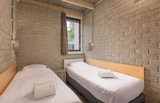 Restyled Bungalow with Dishwasher near Nature Reserve - Photo 2