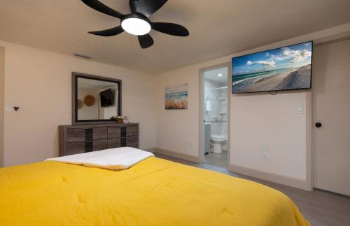 Home With Heated Pool Near Beaches - Foto 24