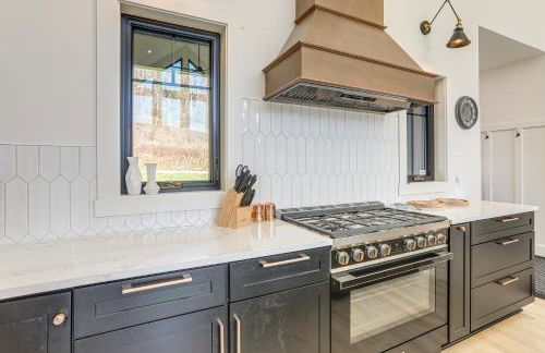 3 Mi to Holiday Valley Mtn-View Home with Hot Tub - Foto 10