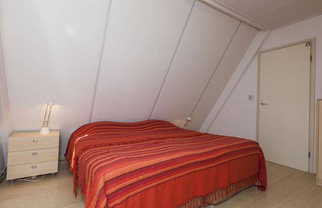 Cozy Holiday Home in Nunspeet near Forest - Photo 6