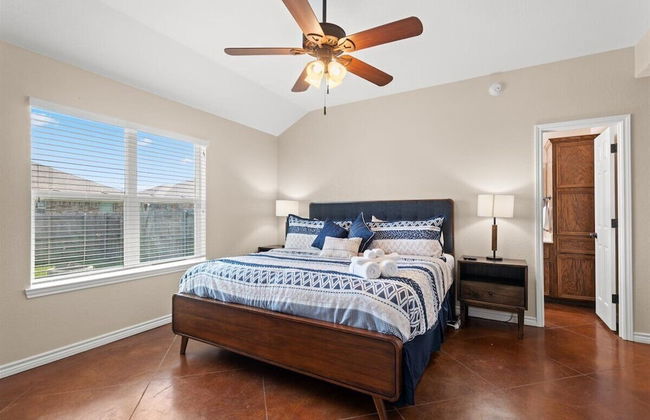 Spacious 3BR Home in Amazing Location - Photo 14