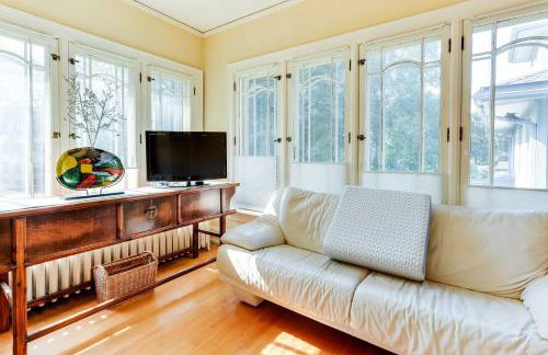 Charming MPLS Home with Patio - Walk to Uptown! - Foto 18