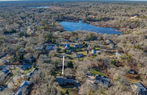 Cozy Cape Retreat with Fenced Yard Fire Pit - Foto 42