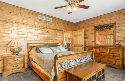 Spa Luxury in an Expansive Cabin Escape! - Photo 14