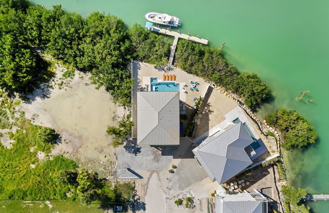 Luxury Seaside Escape Pool Dock Scenic Views - Foto 72