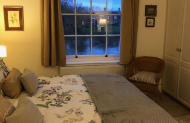 Beautiful riverfront cosy one bedroom apartment - Photo 8