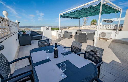 Spacious 3-Bed Apartment with Stunning Lake Views - Foto 1