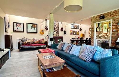 Eclectic Barn - Pergola & Dog-Friendly Garden - Photo 58