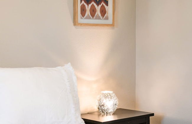 Luxury Modern Retreat w Spacious Yard Premium Comfort - Foto 17