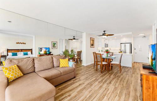 Stunning 1BR Ocean View Condo at Ilikai Marina - Foto 16