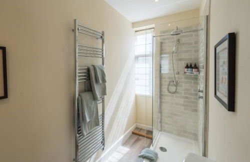 Ebrington Manor by Birch Stays - Photo 46