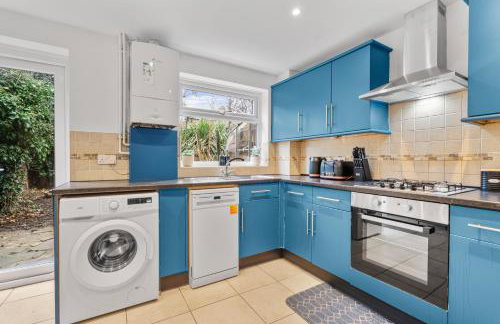 KingstonUponThames Contractor Sleeps8 Parking - Photo 23