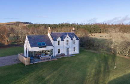 Greenmyre Farmhouse with Hot Tub - Foto 1