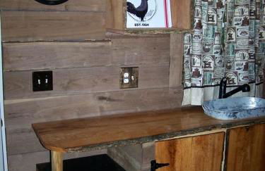 Secluded Watertree Tiny House near Old Hickory Lake – Private Deck, Trails & Breakfast - Foto 10