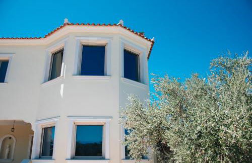 Villa Di Leon - Uniquely Designed Villa with Pool in a Picturesque Village near Famous Porto Limnionas, Offering Exceptional Hospitality By Villa Mana Gers - Photo 7