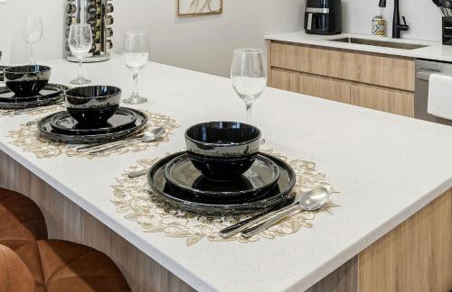 Comfy Condo - Gym Free Parking & Modern Amenities - Foto 11