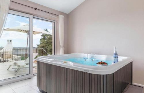Holiday Home Romantische Villa mit Meerblick- Pool und Jacuzz by Interhome - Foto 13
