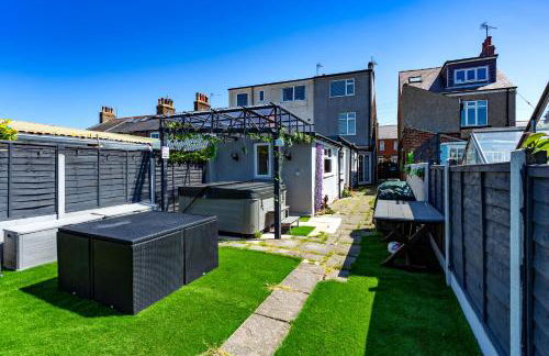 Cottage, Hot Tub, Open fire, Games Room, large Garden Sleeps 2-8 - Foto 6