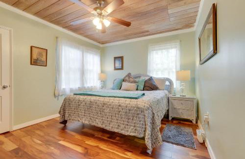 4 Mi to Jetty Park Beach! Family Home with Game Room - Foto 10