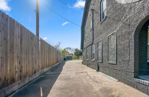 2-Bedroom - Equipped Kitchen - Gated Parking! - Foto 14