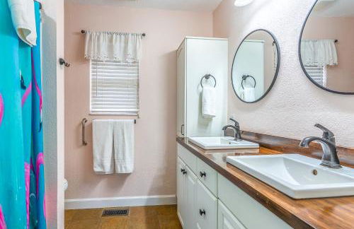 Waterfront Sunrise Beach Rental with Private Dock - Foto 11