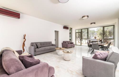 Nopi Exclusive Villa, A Sunlit Retreat by MindYourVilla - Foto 34