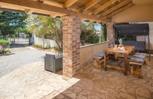 Casa Viktoria with private garden and BBQ - Foto 6