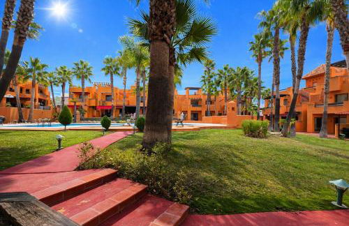 Oasis con piscina y sol - Foto 47