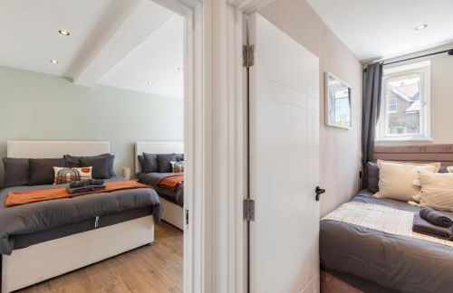 Kew Garden Suite 2BR Sleeps 9 Near Central London - Foto 32