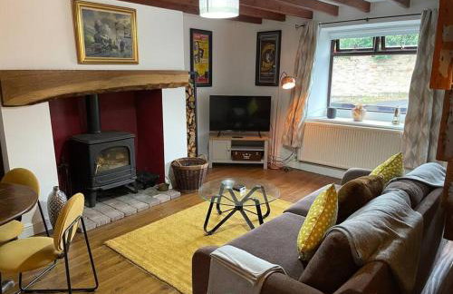 Stunning Cottage with Log Burner- King Bed- Great Design-Free Wood - Foto 21