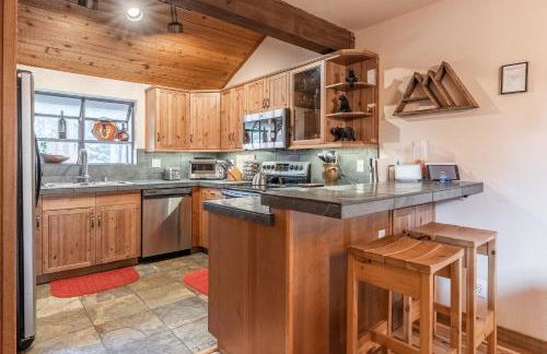 Updated 2 Bedroom and Loft 2 Full Bathroom Woodlands #51Just Steps to Shuttle Close to Golf Course - Foto 17