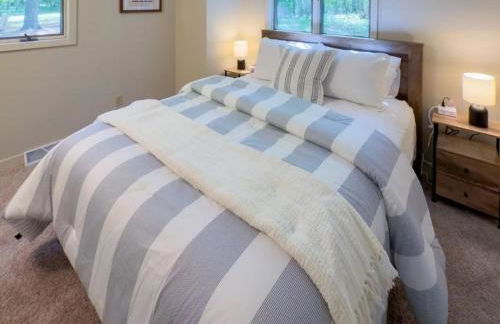 Pet-Friendly Lakefront Cabin by arc Vacation Rentals - Foto 19