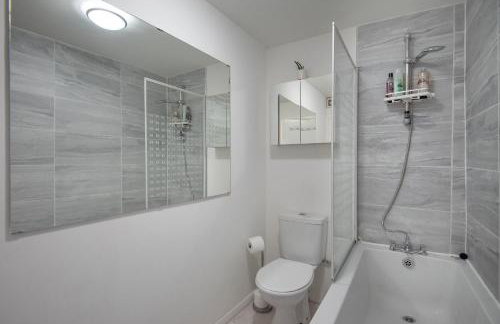 Modern Muse Flat with Free Parking - Foto 10