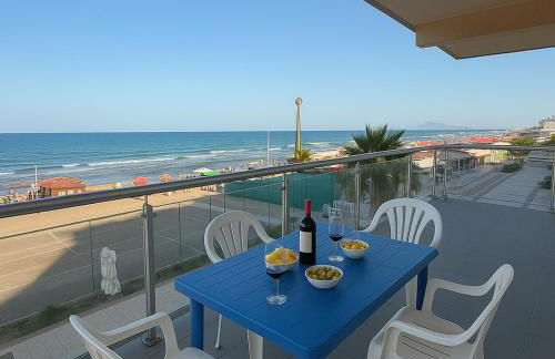 Sol, Mar y Terraza XXL frente a la playa - Foto 1