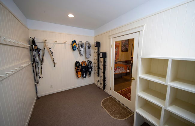 Luxury 6br Solitude Ge- Indoor Bball Court, Private Tub 6 Bedroom Home by RedAwning - Foto 8