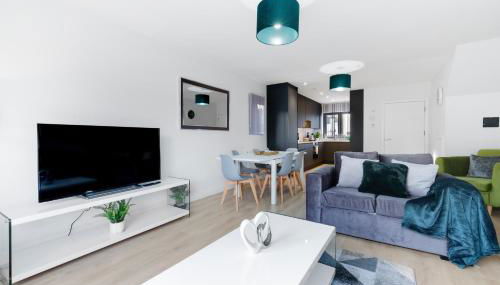 Modern 4 Bedroom House With Parking in Farnham Royal, Slough By 360stays - Foto 2